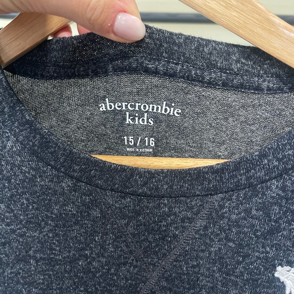 NWT Abercrombie Kids Boys 15/16 Long Sleeve Shirt - Picture 2 of 4